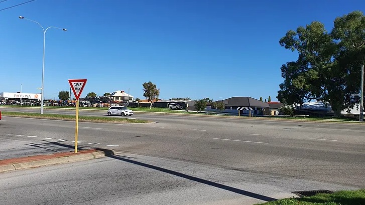 East Road and Wanneroo Road intersection